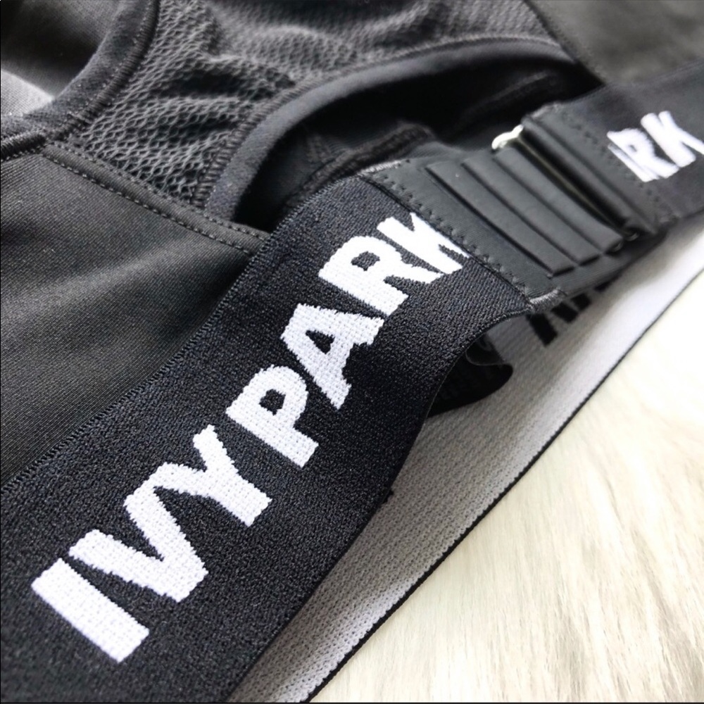 NWT IVY PARK Racerback logo sport bra Black - Picture 5 of 10